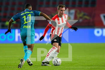 2020-11-29 - Deroy Duarte of Sparta Rotterdam, Mario Gotze of PSV during the Netherlands championship Eredivisie football match between PSV and Sparta Rotterdam on november 29, 2020 at Philips Stadion in Eindhoven, Netherlands - Photo Perry vd Leuvert / Orange Pictures / DPPI - PSV VS SPARTA ROTTERDAM - NETHERLANDS EREDIVISIE - SOCCER
