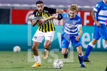 2020-12-05 - Oussama Tannane of Vitesse, Dean Huiberts of PEC Zwolle during the Netherlands championship Eredivisie football match between PEC Zwolle and Vitesse on December 5, 2020 at MAC³PARK Stadion in Zwolle, Netherlands - Photo Marcel ter Bals / Orange Pictures / DPPI - PEC ZWOLLE VS VITESSE - NETHERLANDS EREDIVISIE - SOCCER