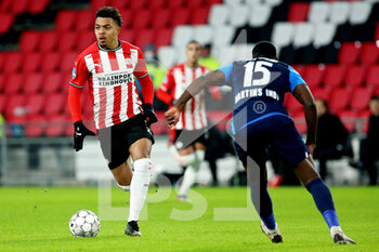 2021-01-13 - Donyell Malen of PSV Eindhoven, Bruno Martins Indi of AZ during the Netherlands championship Eredivisie football match between PSV Eindhoven and AZ Alkmaar on January 13, 2021 at Philips Stadion in Eindhoven, Netherlands - Photo Perry van de Leuvert / Orange Pictures / DPPI - PSV EINDHOVEN VS AZ ALKMAAR - NETHERLANDS EREDIVISIE - SOCCER