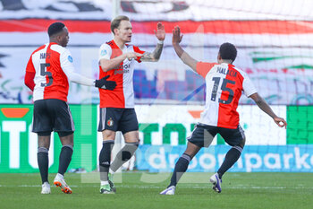 2021-01-31 - Mark Diemers of Feyenoord celebrates after scoring with teammates during the Netherlands championship Eredivisie football match between Feyenoord and PSV on January 31, 2021 at De Kuip in Rotterdam, Netherlands - Photo Marcel ter Bals / Orange Pictures / DPPI - FEYENOORD AND PSV - NETHERLANDS EREDIVISIE - SOCCER