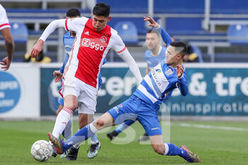 2021-03-14 - Lisandro Martinez of Ajax, Eliano Reijnders of PEC Zwolle during the Netherlands championship Eredivisie football match between PEC Zwolle and Ajax on March 14, 2021 at MAC3PARK stadion in Zwolle, Netherlands - Photo Marcel ter Bals / Orange Pictures / DPPI - PEC ZWOLLE AND AJAX - NETHERLANDS EREDIVISIE - SOCCER