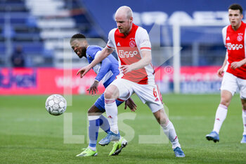 2021-03-14 - Davy Klaassen of Ajax, Kenneth Paal of PEC Zwolle during the Netherlands championship Eredivisie football match between PEC Zwolle and Ajax on March 14, 2021 at MAC3PARK stadion in Zwolle, Netherlands - Photo Marcel ter Bals / Orange Pictures / DPPI - PEC ZWOLLE AND AJAX - NETHERLANDS EREDIVISIE - SOCCER