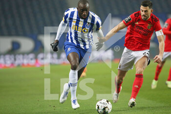 15/01/2021 - Moussa Marega of Porto in action with Benfica's Pizzi during the Portuguese championship Liga NOS football match between FC Porto and SL Benfica on January 15 2021 at Estadio do Dragao in Porto, Portugal - Photo Nuno Guimaraes / ProSportsImages / DPPI - FC PORTO VS SL BENFICA - PORTUGUESE PRIMEIRA LIGA - CALCIO