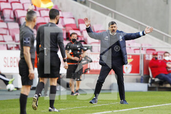 2021-05-06 - Coach Sergio Conceicao of FC Porto during the Portuguese championship Liga NOS football match between SL Benfica and FC Porto on May 6, 2021 at Estadio da Luz in Benfica, Portugal - Photo Joao Rico / ProSportsImages / DPPI - SL BENFICA VS FC PORTO - PORTUGUESE PRIMEIRA LIGA - SOCCER