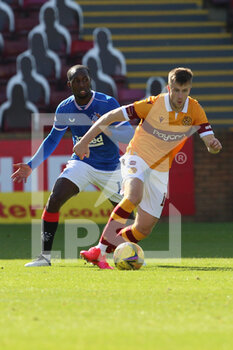 2020-09-27 - Liam Polworth (Motherwell) and Glen Kamara (Rangers) during the Scottish championship, Premiership football match between Motherwell and Rangers on September 27, 2020 at Fir Park in Motherwell, Scotland - Photo Chris McCluskie / ProSportsImages / DPPI - MOTHERWELL VS RANGERS - SCOTTISH PREMIERSHIP - SOCCER