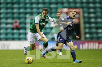 2020-10-02 - Melker Hallberg (20) of Hibernian battles for possession of the ball with Callum Smith (32) of Hamilton during the Scottish championship Premiership football match between Hibernian and Hamilton Academical FC on October 2, 2020 at Easter Road in Edinburgh, Scotland - Photo Craig Doyle / ProSportsImages / DPPI - HIBERNIAN VS HAMILTON ACADEMICAL FC - SCOTTISH PREMIERSHIP - SOCCER