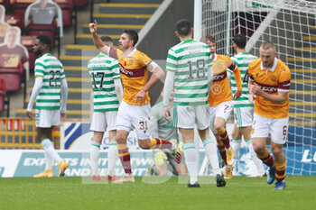 2020-11-08 - Declan Gallagher (Motherwell) celebrates after the 1-2 goal during the Scottish championship, Premiership football match between Motherwell and Celtic on November 8, 2020 at Fir Park in Motherwell, Scotland - Photo Chris McCluskie / ProSportsImages / DPPI - MOTHERWELL VS CELTIC - SCOTTISH PREMIERSHIP - SOCCER