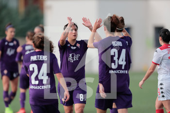 2019-11-16 - Congratulazioni tra le giocatrici della Fiorentina Woman - PINK BARI VS FIORENTINA WOMEN - ITALIAN SERIE A WOMEN - SOCCER