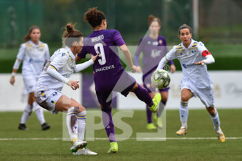 2019-11-23 - Ilaria Mauro (Fiorentina Women's) di testa - FIORENTINA WOMEN VS HELLAS VERONA WOMEN - ITALIAN SERIE A WOMEN - SOCCER