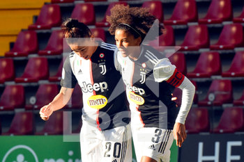 2020-01-12 - Maria Souza Alves, della Juventus, esulta dopo un suo gol con la compagna Sara Gama, capitano della squadra. - TAVAGNACCO VS JUVENTUS - ITALIAN SERIE A WOMEN - SOCCER