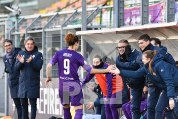 2020-01-19 - Ilaria Mauro (Fiorentina Women's) esulta con la panchina - FIORENTINA WOMEN VS FLORENTIA S. GIMIGNANO - ITALIAN SERIE A WOMEN - SOCCER