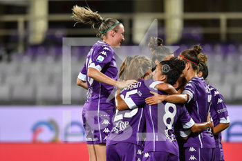 2020-08-22 - Fiorentina Femminile players celebrate the goal - ACF FIORENTINA FEMMINILE VS INTER - ITALIAN SERIE A WOMEN - SOCCER