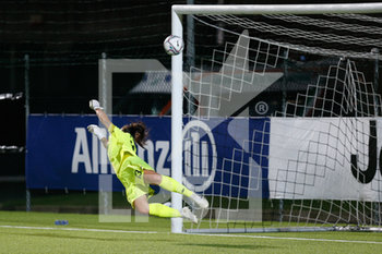 2020-08-29 - Noemi Fedele (Empoli Ladies) can’t save the penalty by Cristiana Girelli (Juventus FC) - JUVENTUS VS EMPOLI LADIES - ITALIAN SERIE A WOMEN - SOCCER