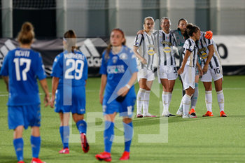 2020-08-29 - Juventus FC players celebrates the victory after the match - JUVENTUS VS EMPOLI LADIES - ITALIAN SERIE A WOMEN - SOCCER