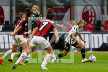 2020-10-05 - Valentina Cernoia (Juventus FC) conquista il rigore - AC MILAN VS JUVENTUS - ITALIAN SERIE A WOMEN - SOCCER