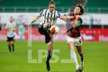 2020-10-05 - Cecilia Salvai (Juventus FC) e Valentina Giacinti (AC Milan) - AC MILAN VS JUVENTUS - ITALIAN SERIE A WOMEN - SOCCER