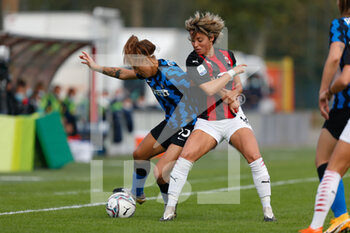 2020-10-18 - Beatrice Merlo (FC Internazionale) e Valentina Giacinti (AC Milan) - AC MILAN VS INTER - ITALIAN SERIE A WOMEN - SOCCER