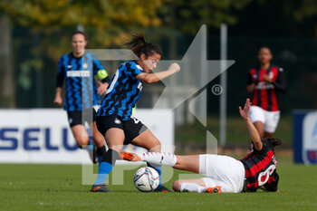 2020-10-18 - Flaminia Simonetti (FC Internazionale) e Caroline Rask (AC Milan) contrasto - AC MILAN VS INTER - ITALIAN SERIE A WOMEN - SOCCER