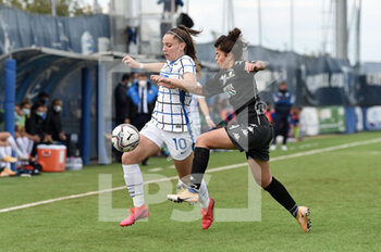 2020-11-14 - Alice Regazzoli of FC Internazionale in action against Aurora De Rita of Empoli FC - EMPOLI LADIES VS INTER - ITALIAN SERIE A WOMEN - SOCCER