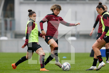 2020-11-15 - Valentina Giacinti (AC Milan) warming up before the match - AC MILAN VS AS ROMA - ITALIAN SERIE A WOMEN - SOCCER
