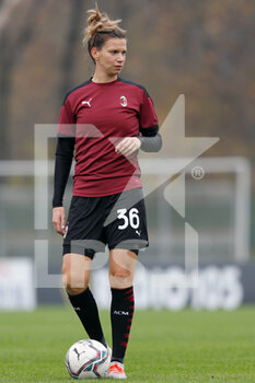 2020-11-15 - Laura Agard (AC Milan) warming up before the match - AC MILAN VS AS ROMA - ITALIAN SERIE A WOMEN - SOCCER