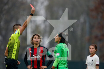 2020-11-15 - The referee shows a red card to Rachele Baldi (AS Roma) - AC MILAN VS AS ROMA - ITALIAN SERIE A WOMEN - SOCCER