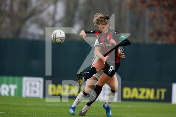 2020-11-15 - Valentina Giacinti (AC Milan) is fouled and a penalty is given to AC Milan - AC MILAN VS AS ROMA - ITALIAN SERIE A WOMEN - SOCCER