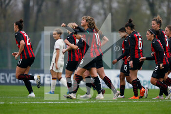 2020-11-15 - Valentina Giacinti (AC Milan) celebrates after scoring the penalty - AC MILAN VS AS ROMA - ITALIAN SERIE A WOMEN - SOCCER