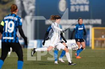 2021-01-17 - Sofie Junge Pedersen (Juventus FC) kicking the ball - FC INTERNAZIONALE VS JUVENTUS WOMEN - ITALIAN SERIE A WOMEN - SOCCER