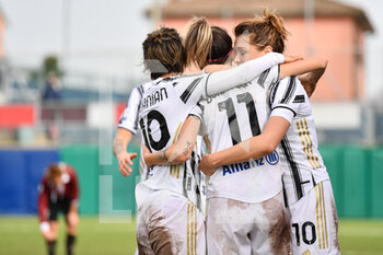 2021-02-06 - Juventus players celebrate after the goal - EMPOLI LADIES VS JUVENTUS - ITALIAN SERIE A WOMEN - SOCCER