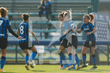 2021-02-27 - Ilaria Mauro (FC Internazionale) celebrates with her teammates after scoring the opener - FC INTERNAZIONALE VS HELLAS VERONA WOMEN - ITALIAN SERIE A WOMEN - SOCCER