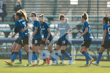 2021-02-27 - Ilaria Mauro (FC Internazionale) celebrates with her teammates after scoring the opener - FC INTERNAZIONALE VS HELLAS VERONA WOMEN - ITALIAN SERIE A WOMEN - SOCCER