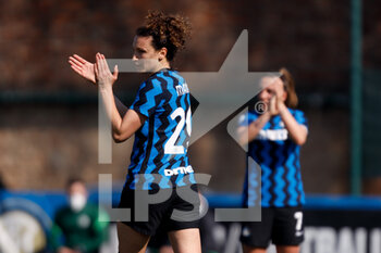 2021-03-07 - Ilaria Mauro (FC Internazionale) cheering her teammates - FC INTERNAZIONALE VS NAPOLI FEMMINILE - ITALIAN SERIE A WOMEN - SOCCER
