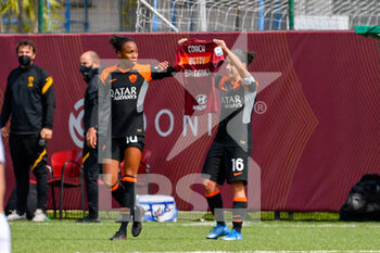 2021-03-20 - Lindsey Thomas and Claudia Ciccotti seen in action during the Italian Football Championship League A Women 2020/2021 match between AS Roma vs FC Internazionale at the “Agostino Di Bartolomei” in the Fulvio Bernardini Sports Center in Trigoria - AS ROMA VS FC INTERNAZIONALE - ITALIAN SERIE A WOMEN - SOCCER