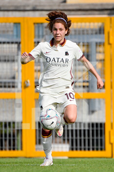 2021-03-27 - Manuela Giugliano of AS Roma seen in action - AS ROMA VS SAN MARINO ACADEMY - ITALIAN SERIE A WOMEN - SOCCER