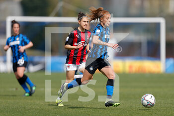 2021-03-28 - Beatrice Merlo (FC Internazionale) attacking with the ball - INTER FC INTERNAZIONALE VS AC MILAN - ITALIAN SERIE A WOMEN - SOCCER