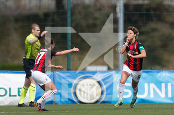 2021-03-28 - Valentina Giacinti (AC Milan) celebrates after scoring the equalizer - INTER FC INTERNAZIONALE VS AC MILAN - ITALIAN SERIE A WOMEN - SOCCER