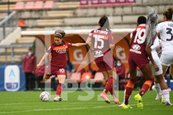 2021-05-01 - Manuela Giugliano of AS Roma during the Serie A match between AS Roma and AC Milan at Stadio Tre Fontane on May 1, 2021 in Rome, Italy. - AS ROMA VS AC MILAN - ITALIAN SERIE A WOMEN - SOCCER