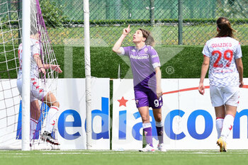 2021-05-02 - Daniela Sabatino (Fiorentina Femminile) celebrates after scoring the goal - ACF FIORENTINA FEMMINILE VS PINK BARI - ITALIAN SERIE A WOMEN - SOCCER