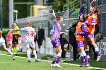 2021-05-02 - Martina Zanoli (Fiorentina Femminile) celebrates after scoring the goal with Greta Adami (Fiorentina Femminile) and Valery Vigilucci (Fiorentina Femminile) - ACF FIORENTINA FEMMINILE VS PINK BARI - ITALIAN SERIE A WOMEN - SOCCER