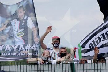 2021-05-08 - Juventus women's supporters - JUVENTUS FC VS NAPOLI FEMMINILE - ITALIAN SERIE A WOMEN - SOCCER