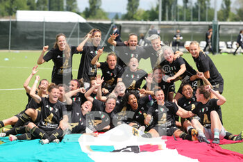 2021-05-08 - The team of Juventus Women celebrates the victory in the Championship - JUVENTUS FC VS NAPOLI FEMMINILE - ITALIAN SERIE A WOMEN - SOCCER