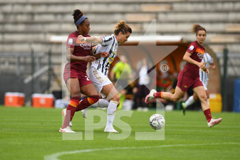 2021-05-16 - Cristiana Girelli of Juventus during the Serie A Women match between AS Roma and Juventus at Stadio Tre Fontane on May 16, 2021 in Rome, Italy. - ROMA WOMEN VS JUVENTUS WOMEN - ITALIAN SERIE A WOMEN - SOCCER