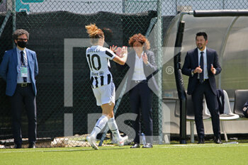 2021-05-23 - Cristiana Girelli (Juventus Women) celebrates after the goal with Rita Guarino (Coach) - JUVENTUS FC VS INTER - FC INTERNAZIONALE - ITALIAN SERIE A WOMEN - SOCCER