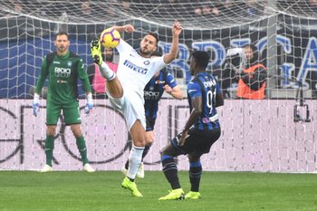 2018-11-11 - D'Ambrosio Inter aggancia il pallone - ATALANTA-INTER - ITALIAN SERIE A - SOCCER