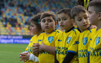 2018-12-16 - Bambini attendono l'ingresso delle squadre in campo - FROSINONE VS SASSUOLO 0-2 - ITALIAN SERIE A - SOCCER