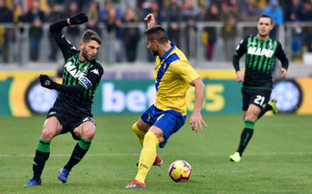 2018-12-16 - Il capitano del Sassuolo Domenico Berardi contrastato da Lorenzo Ariaudo - FROSINONE VS SASSUOLO 0-2 - ITALIAN SERIE A - SOCCER