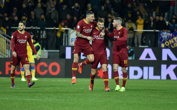 2019-02-23 - L´esultanza di Edin Džeko dopo aver messo a segno il goal dell´1-1 - FROSINONE-ROMA 2-3 - ITALIAN SERIE A - SOCCER