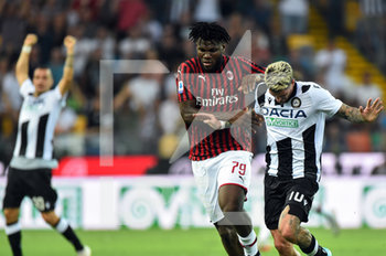 2019-08-25 - Frank Kessie del Milan e Rodrigo De Paul dell’Udinese si contrastano al fischio finale della partita. - UDINESE VS MILAN - ITALIAN SERIE A - SOCCER