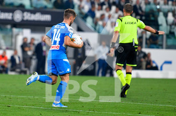 2019-08-31 - Dries Mertens 14 del SSC Napoli riporta il pallone al centro - JUVENTUS VS NAPOLI - ITALIAN SERIE A - SOCCER